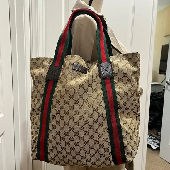 GUCCI GG CANVAS TOTE - Picture 16 of 16